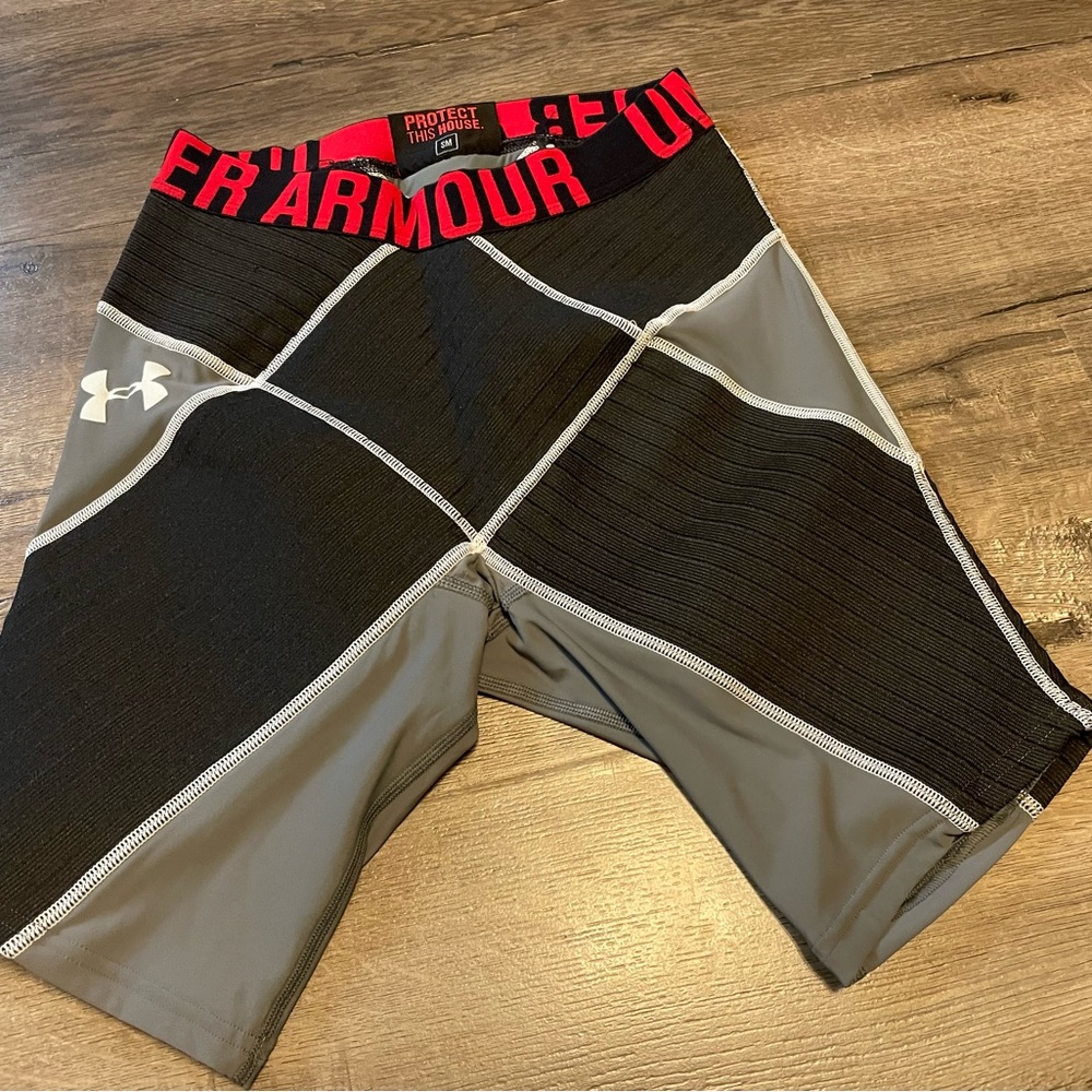 Under Armour Men's Black and Gray Athletic Shorts